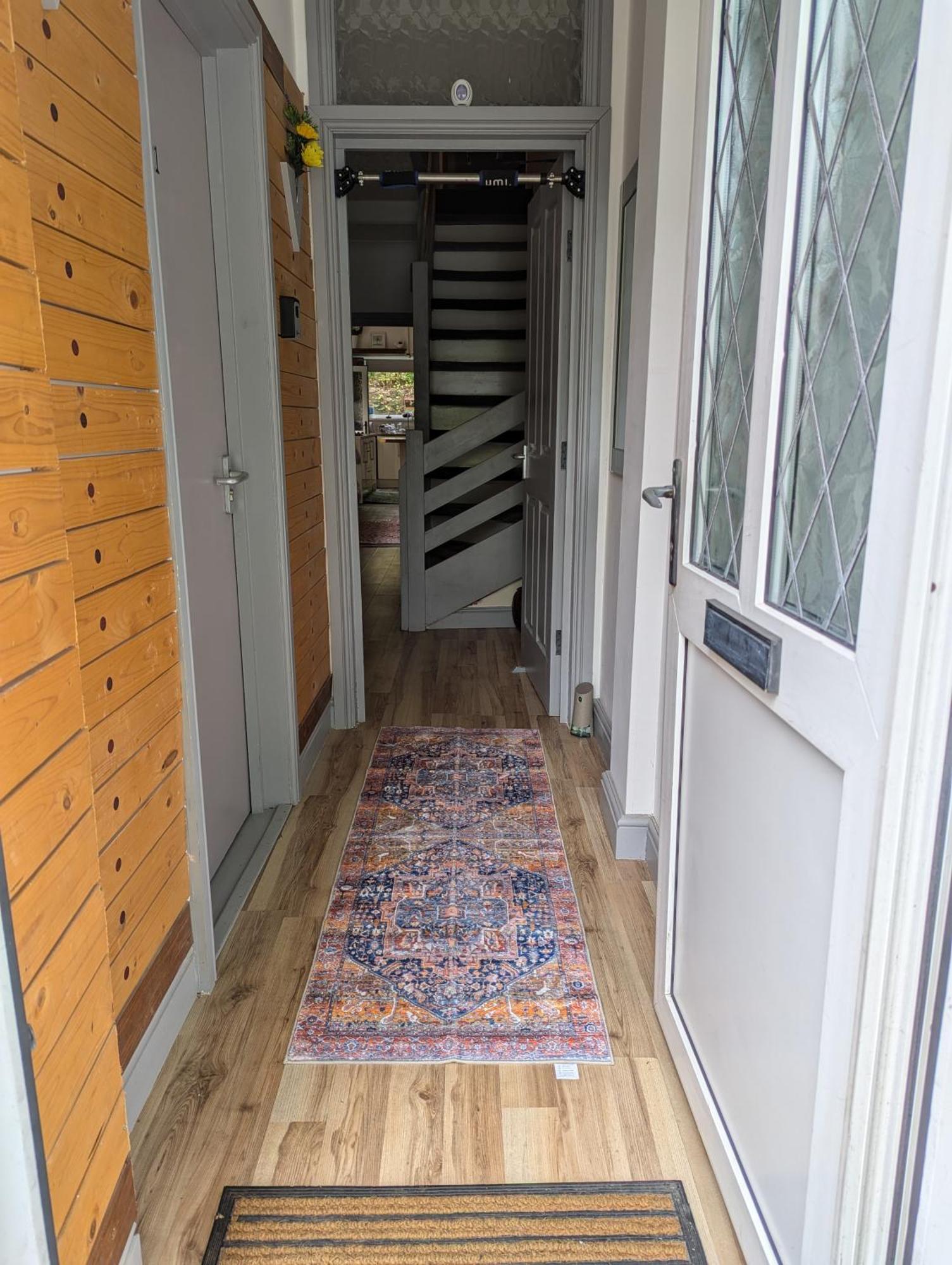 R3 - Cozy Small Double - City & Beach Access, Wifi, Free Parking - Self Catering Swansea Exterior photo
